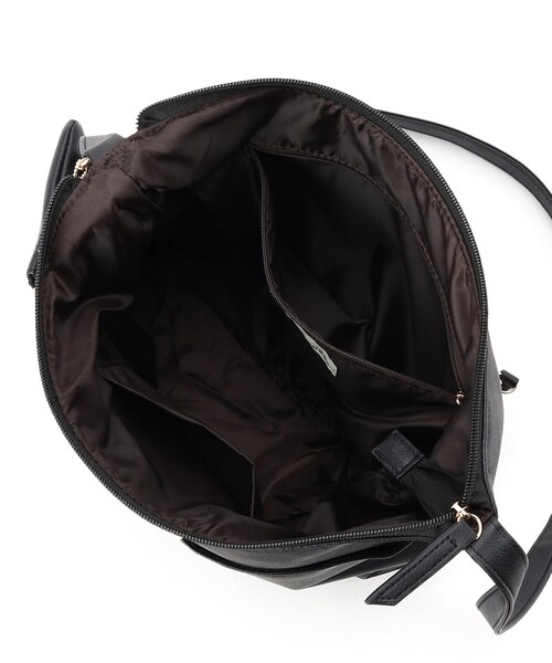 SHOO・LA・RUE（シューラルー）の「◆【A4サイズ対応/ポーチ付き】ダブルフェイス ショルダーバッグ（ショルダーバッグ・レディース・ワインレッド/ライトベージュ/ブラック/グレー・00）」の11枚目の写真