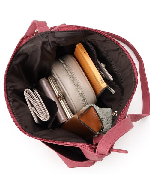 SHOO・LA・RUE（シューラルー）の「◆【A4サイズ対応/ポーチ付き】ダブルフェイス ショルダーバッグ（ショルダーバッグ・レディース・ワインレッド/ライトベージュ/ブラック/グレー・00）」の14枚目の写真