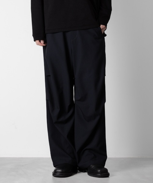 ATTACHMENT(アタッチメント)の「2/90 ウール トロピカル フィールドカーゴトラウザーズ / 2/90 WO TROPICAL FIELD CARGO TROUSERS(カーゴパンツ・メンズ・ブラック/ダークネイビー・3/2/1)」の3枚目の写真