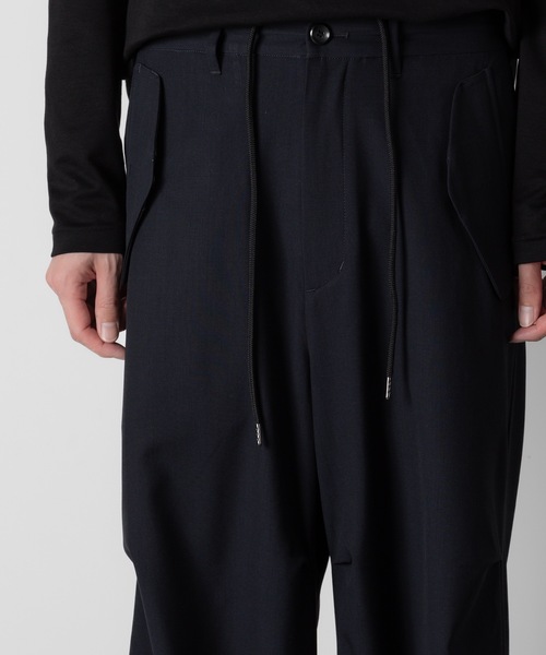 ATTACHMENT(アタッチメント)の「2/90 ウール トロピカル フィールドカーゴトラウザーズ / 2/90 WO TROPICAL FIELD CARGO TROUSERS(カーゴパンツ・メンズ・ブラック/ダークネイビー・3/2/1)」の8枚目の写真