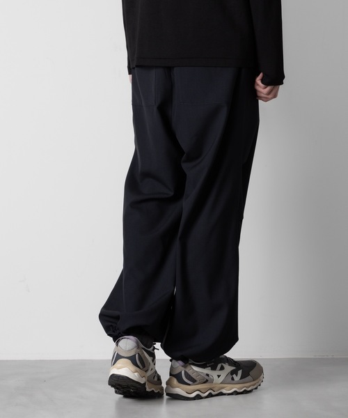 ATTACHMENT(アタッチメント)の「2/90 ウール トロピカル フィールドカーゴトラウザーズ / 2/90 WO TROPICAL FIELD CARGO TROUSERS(カーゴパンツ・メンズ・ブラック/ダークネイビー・3/2/1)」の16枚目の写真