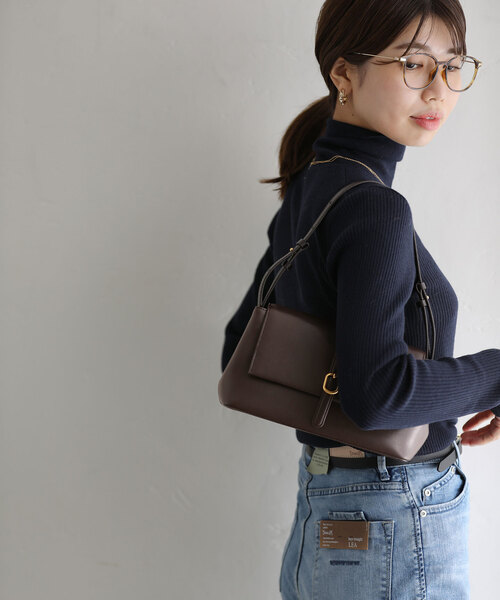 La TOTALITE(ラトータリテ)の「【LUMEN/ルメン】JORNAL SHOULDER BAG(ショルダーバッグ・レディース・ブラック/ブラウン・FREE)」の5枚目の写真