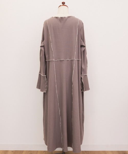 CLETTE(クレット)の「配色メロー長袖リブワンピース(ワンピース・レディース・モカ/ブルーグレー/チャコールグレー・4L/3L/LL)」の5枚目の写真