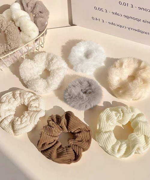 Miniministore（ミニミニストア）の「シュシュ 7本セット秋冬ヘアアクセサリー（シュシュ・レディース・イエロー/モカ/グリーン/ピンク/アイボリー/グレー・FREE）」の17枚目の写真