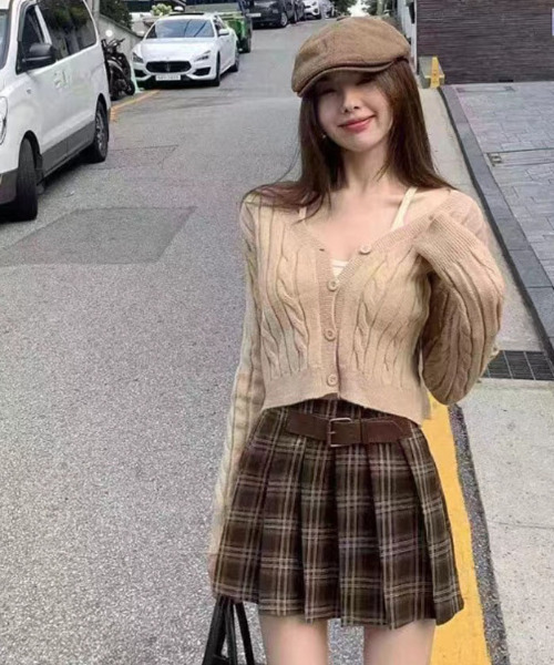 VIVID LADY（ビビッドレディー）の「秋 も大活躍 ケーブル編み カーディガン Vネック カーディガン 韓国ファッション ニット カーディガン ケーブルニット（カーディガン/ボレロ・レディース・ネイビー/ベージュ/グレー/ブラック・FREE）」の3枚目の写真