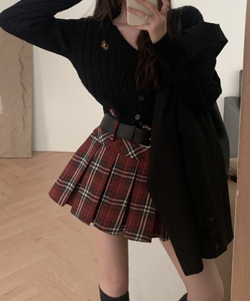 VIVID LADY（ビビッドレディー）の「秋 も大活躍 ケーブル編み カーディガン Vネック カーディガン 韓国ファッション ニット カーディガン ケーブルニット（カーディガン/ボレロ・レディース・ネイビー/ベージュ/グレー/ブラック・FREE）」の21枚目の写真