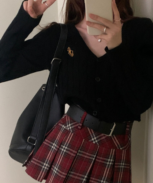 VIVID LADY（ビビッドレディー）の「秋 も大活躍 ケーブル編み カーディガン Vネック カーディガン 韓国ファッション ニット カーディガン ケーブルニット（カーディガン/ボレロ・レディース・ネイビー/ベージュ/グレー/ブラック・FREE）」の22枚目の写真