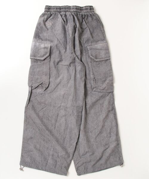 XU（エックスユー）の「ストリートファッション XU エックスユー washed cargo pants ウォッシュドカーゴパンツ バルーンパンツ ワイドパンツ ポケットカーゴパンツ 韓国ファッション 韓国ストリート（カーゴパンツ・メンズ・グレー・ONE SIZE）」の2枚目の写真
