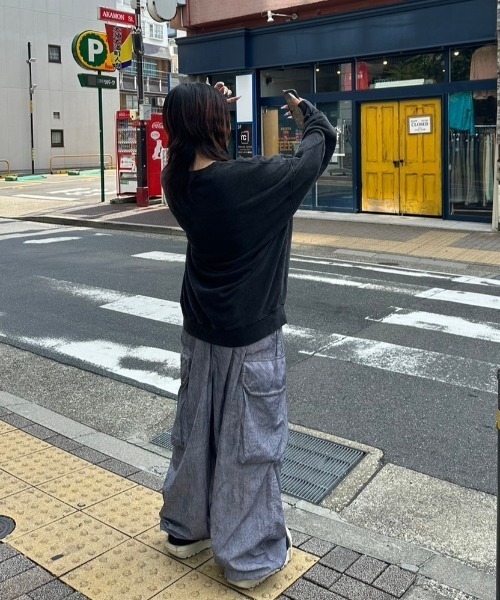 XU（エックスユー）の「ストリートファッション XU エックスユー washed cargo pants ウォッシュドカーゴパンツ バルーンパンツ ワイドパンツ ポケットカーゴパンツ 韓国ファッション 韓国ストリート（カーゴパンツ・メンズ・グレー・ONE SIZE）」の5枚目の写真