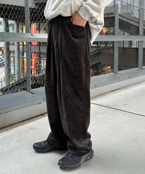 CIAOPANIC TYPY（チャオパニックティピー）の「コーデュロイワイドタックパンツ（その他パンツ・メンズ・アイボリー/チャコールグレー/ブラウン・MEDIUM/LARGE）」の11枚目の写真