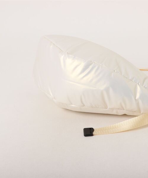 Anui(アニュイ)の「【UNISEX/CONTROL FREAK】オーロラpuffハーフムーンショルダーバッグ(ショルダーバッグ・レディース・ミント/オフホワイト・FREE)」の19枚目の写真