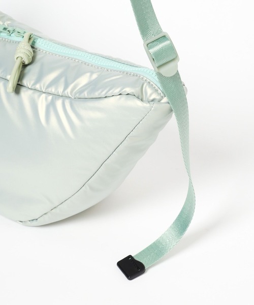 Anui(アニュイ)の「【UNISEX/CONTROL FREAK】オーロラpuffハーフムーンショルダーバッグ(ショルダーバッグ・レディース・ミント/オフホワイト・FREE)」の7枚目の写真