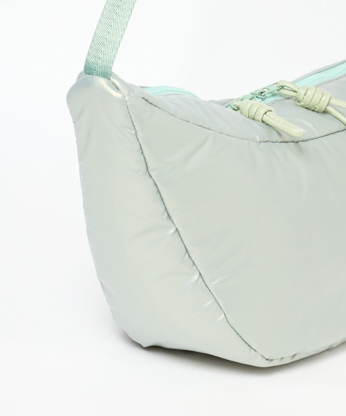 Anui(アニュイ)の「【UNISEX/CONTROL FREAK】オーロラpuffハーフムーンショルダーバッグ(ショルダーバッグ・レディース・ミント/オフホワイト・FREE)」の9枚目の写真