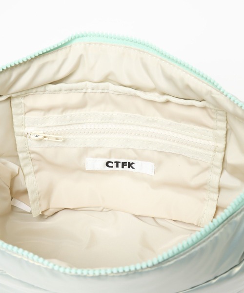 Anui(アニュイ)の「【UNISEX/CONTROL FREAK】オーロラpuffハーフムーンショルダーバッグ(ショルダーバッグ・レディース・ミント/オフホワイト・FREE)」の12枚目の写真