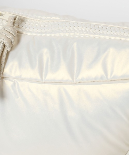 Anui(アニュイ)の「【UNISEX/CONTROL FREAK】オーロラpuffハーフムーンショルダーバッグ(ショルダーバッグ・レディース・ミント/オフホワイト・FREE)」の15枚目の写真