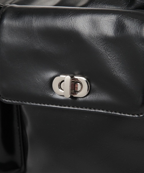 tiny tiny（ティニーティニー）の「ハトメWポケットショルダーバッグ[tiny tiny(ティニーティニー)]（ショルダーバッグ・レディース・ブラック/ブラウン/ダークブラウン/キャメル/アイボリー・FREE）」の18枚目の写真