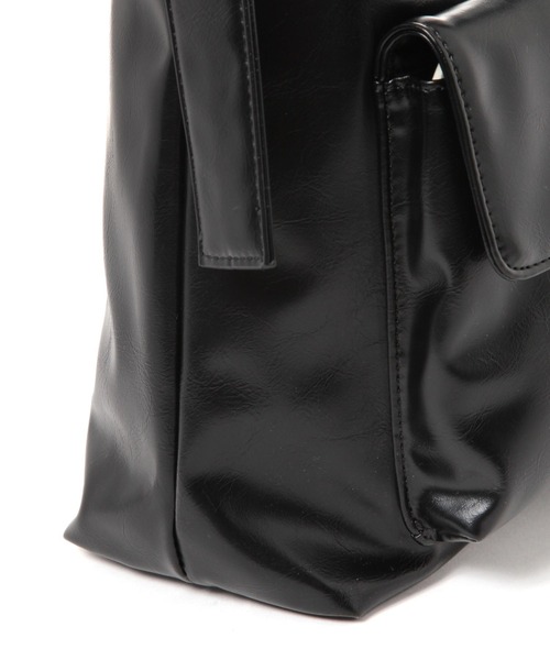 tiny tiny（ティニーティニー）の「ハトメWポケットショルダーバッグ[tiny tiny(ティニーティニー)]（ショルダーバッグ・レディース・ブラック/ブラウン/ダークブラウン/キャメル/アイボリー・FREE）」の19枚目の写真