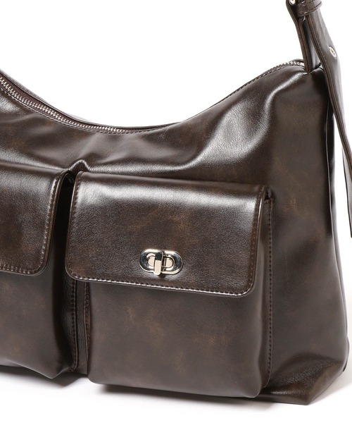 tiny tiny（ティニーティニー）の「ハトメWポケットショルダーバッグ[tiny tiny(ティニーティニー)]（ショルダーバッグ・レディース・ブラック/ブラウン/ダークブラウン/キャメル/アイボリー・FREE）」の9枚目の写真