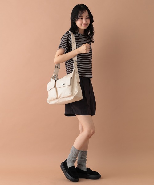 tiny tiny（ティニーティニー）の「ハトメWポケットショルダーバッグ[tiny tiny(ティニーティニー)]（ショルダーバッグ・レディース・ブラック/ブラウン/ダークブラウン/キャメル/アイボリー・FREE）」の14枚目の写真