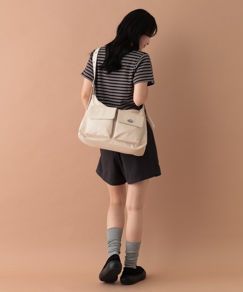 tiny tiny（ティニーティニー）の「ハトメWポケットショルダーバッグ[tiny tiny(ティニーティニー)]（ショルダーバッグ・レディース・ブラック/ブラウン/ダークブラウン/キャメル/アイボリー・FREE）」の13枚目の写真