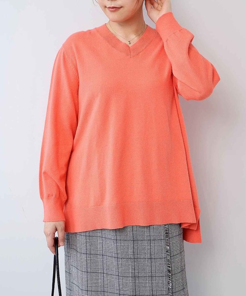 fleur by mint breeze(フルールバイミントブリーズ)の「【L~5L 大きいサイズ】ラメニットVネックサイドスリットプルオーバー(ニット/セーター・レディース・オレンジ/ネイビー/ライトグレー・LL/3L/4L/5L)」の3枚目の写真
