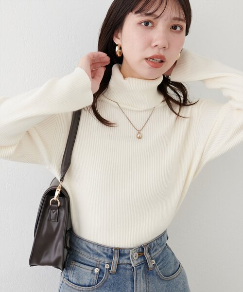 natural couture（ナチュラルクチュール）の「もちもちベーシックリブタートル（ニット/セーター・レディース・ボルドー/オフホワイト/ブルー/チャコールグレー/グレイッシュベージュ/ピンクベージュ/ブラック・FREE）」の10枚目の写真