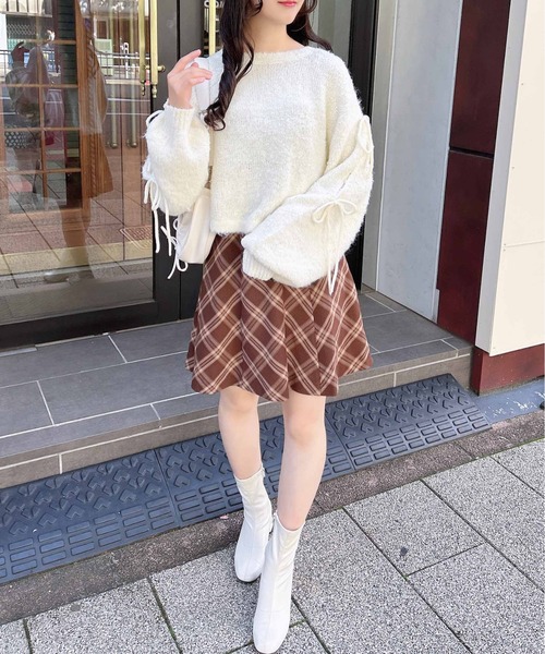 INGNI(イング)の「袖スリットリボンブークレニット(ニット/セーター・レディース・ピンク/グレー/アイボリー・M)」の7枚目の写真