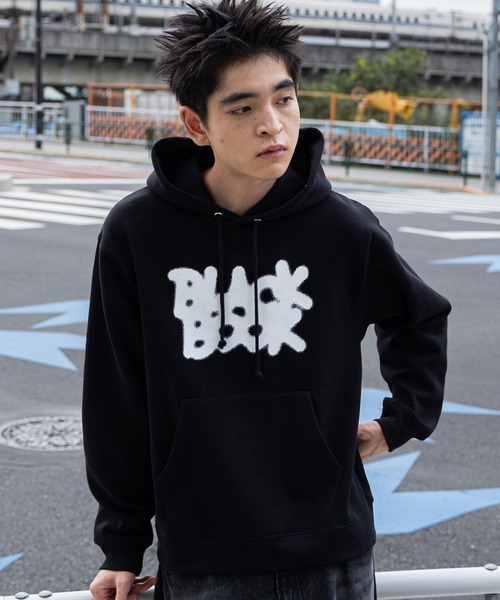 WEGO(ウィゴー)の「WEGO/リラックスフィットスプレーグラフィックパーカー(パーカー・メンズ・ホワイト/ブラック/杢グレー・SMALL/MEDIUM/LARGE)」の1枚目の写真