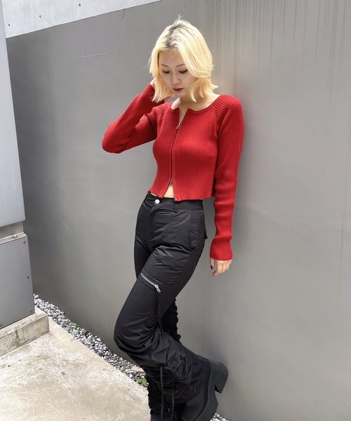 ENVYM(アンビー)の「サイドポケットギャザーフレアパンツ(デニムパンツ・レディース・カーキ/ブラック・FREE)」の16枚目の写真