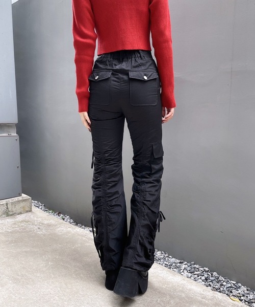 ENVYM(アンビー)の「サイドポケットギャザーフレアパンツ(デニムパンツ・レディース・カーキ/ブラック・FREE)」の14枚目の写真