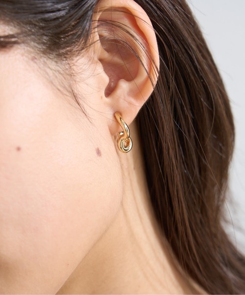 Kastane（カスタネ）の「*【fiw.】ツイストイヤリング（イヤリング・レディース・シルバー/ゴールド・FREE）」の2枚目の写真