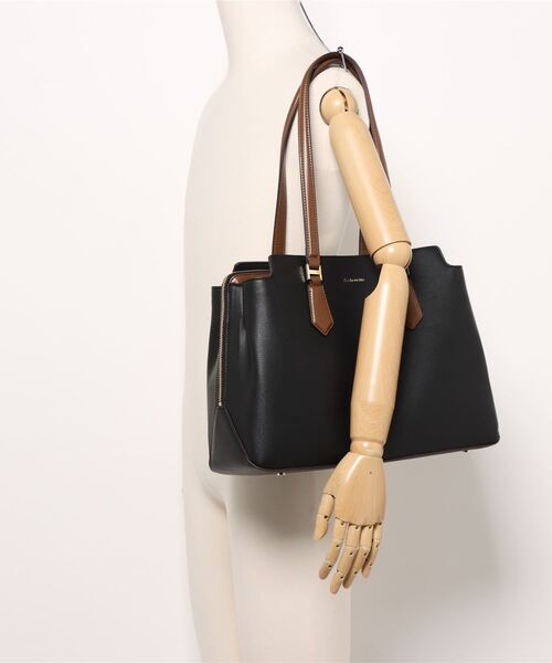 & chouette(アンドシュエット)の「バイカラーA4トートバッグ《仕事・通勤・通学》(トートバッグ・レディース・ベージュ/ブラック・FREE)」の8枚目の写真
