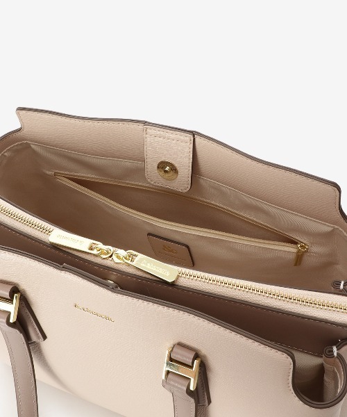 & chouette(アンドシュエット)の「バイカラーA4トートバッグ《仕事・通勤・通学》(トートバッグ・レディース・ベージュ/ブラック・FREE)」の6枚目の写真