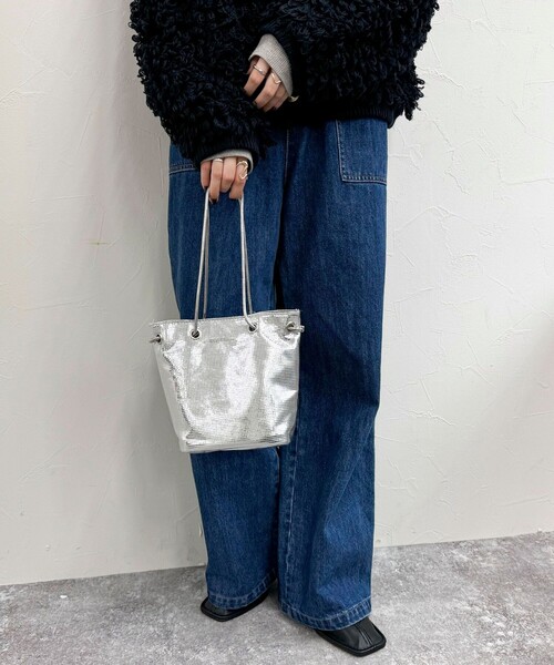 fredy emue（フレディエミュ）の「メタルフィルムミニバッグ（ハンドバッグ・レディース・ブラック/シルバー・FREE）」の6枚目の写真