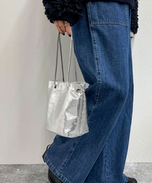 fredy emue（フレディエミュ）の「メタルフィルムミニバッグ（ハンドバッグ・レディース・ブラック/シルバー・FREE）」の7枚目の写真