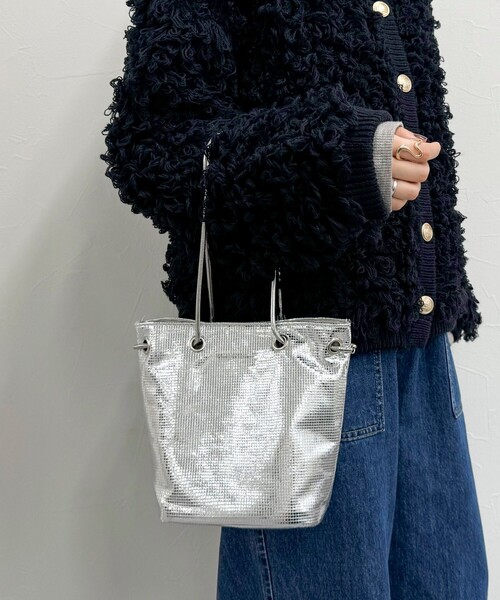 fredy emue（フレディエミュ）の「メタルフィルムミニバッグ（ハンドバッグ・レディース・ブラック/シルバー・FREE）」の8枚目の写真