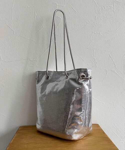 fredy emue（フレディエミュ）の「メタルフィルムミニバッグ（ハンドバッグ・レディース・ブラック/シルバー・FREE）」の21枚目の写真