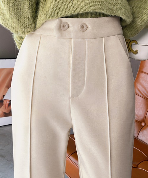 LOWO(ロワ)の「ピンタックテーパードパンツ(その他パンツ・レディース・ベージュ/ブラック・M/S/2L/L)」の6枚目の写真