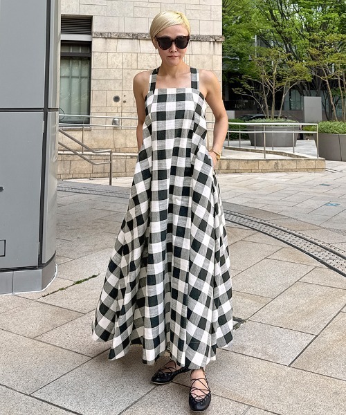 JENNE(ジェンヌ)の「リネン風大人チェックワンピース(ワンピース・レディース・ブラック・SMALL/MEDIUM/LARGE)」の6枚目の写真