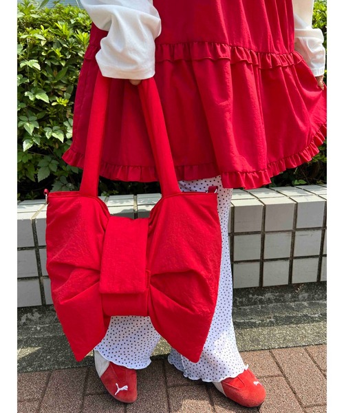 WC（ダブル シー）の「パテッドリボンショルダーバッグ（ショルダーバッグ・レディース・アイボリー/ブラック/レッド・FREE）」の3枚目の写真