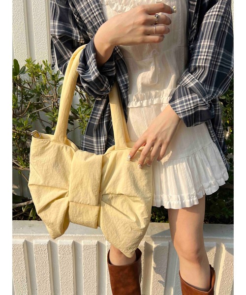 WC（ダブル シー）の「パテッドリボンショルダーバッグ（ショルダーバッグ・レディース・アイボリー/ブラック/レッド・FREE）」の4枚目の写真