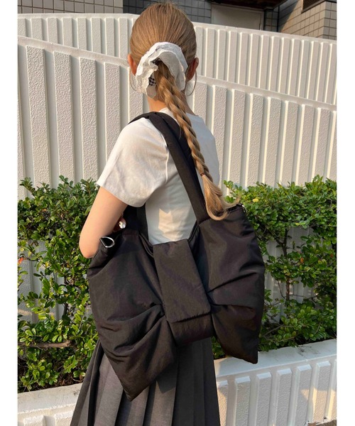 WC（ダブル シー）の「パテッドリボンショルダーバッグ（ショルダーバッグ・レディース・アイボリー/ブラック/レッド・FREE）」の21枚目の写真