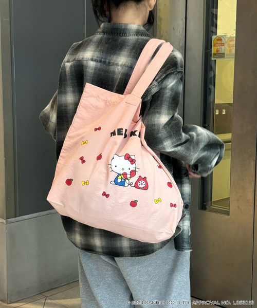 TREOVER(トレオーバー)の「≪HELLO KITTY≫トートバッグ(トートバッグ・レディース・アイボリー/レッド/ピンク・FREE)」の9枚目の写真