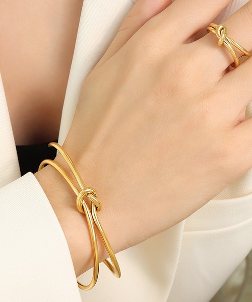 blackdia ocean（ブラックダイヤオーシャン）の「blackdia ocean ノットデザインバングル（バングル/リストバンド・レディース・シルバー/ゴールド・FREE）」の2枚目の写真