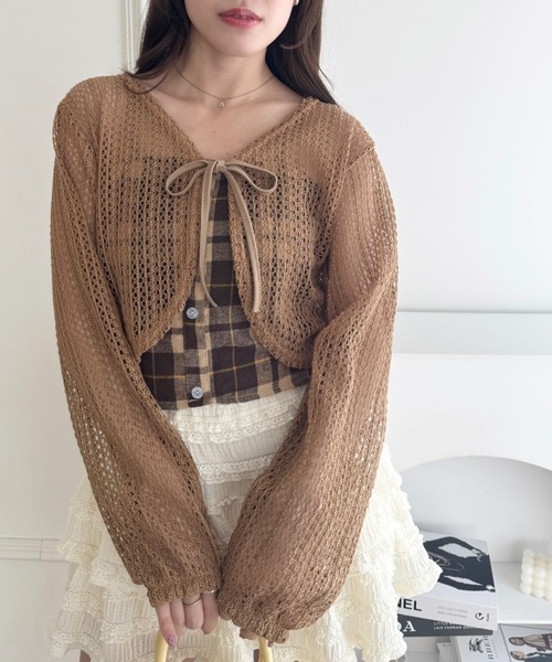 Loueme(ルエム)の「【2点SET】チェックビスチェ+メッシュ編みカーディガン(アンサンブル・レディース・ホワイト/ブラウン・FREE)」の4枚目の写真