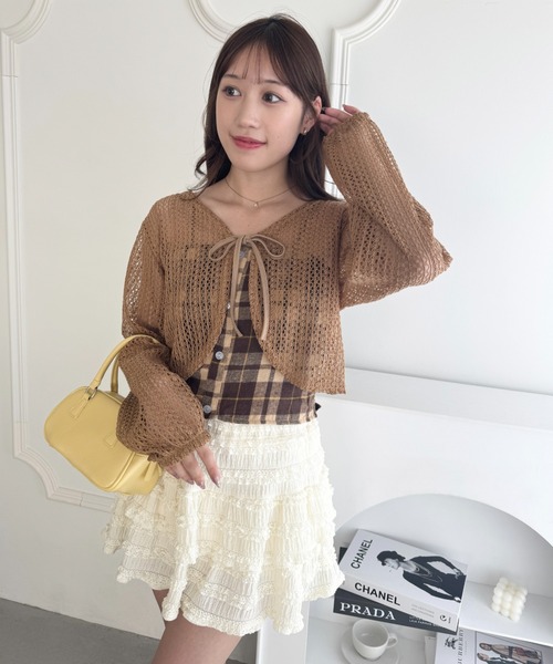 Loueme(ルエム)の「【2点SET】チェックビスチェ+メッシュ編みカーディガン(アンサンブル・レディース・ホワイト/ブラウン・FREE)」の6枚目の写真