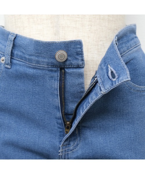 aquagarage(アクアガレージ)の「ストレッチデニムフレアパンツ(デニムパンツ・レディース・ブルー/ライトブルー/ブラック・M/LL/3L/L)」の9枚目の写真