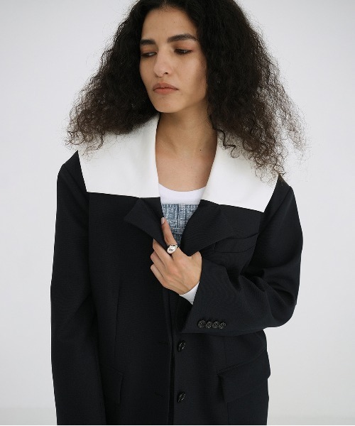 CLANE（クラネ）の「SAILOR COLLAR TAILORED JACKET（テーラードジャケット・レディース・ストライプ/ネイビー・1/2）」の2枚目の写真