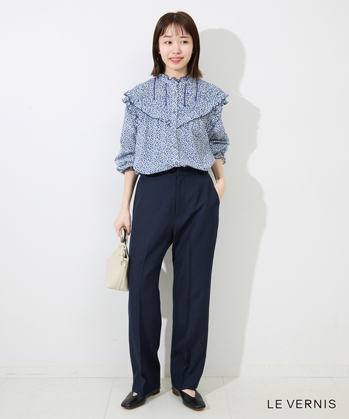 LE VERNIS(ル・ベルニ)の「LE VERNIS/ル ベルニ Sculpture boxy 244-210501(ショルダーバッグ・レディース・アイボリー/ブラウン・FREE)」の3枚目の写真