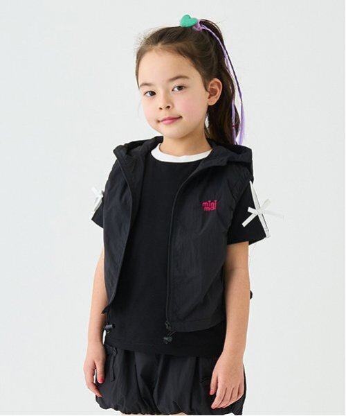 minimal（ミニマル）の「【撥水】ドロストベスト（ベスト・キッズ・ブラック/ライトピンク/ラベンダー/サックスブルー・100cm/120cm/130cm/140cm/110cm）」の2枚目の写真